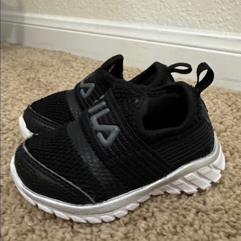 FILA Toddler Sneakers Black, Size 4, Good Condition